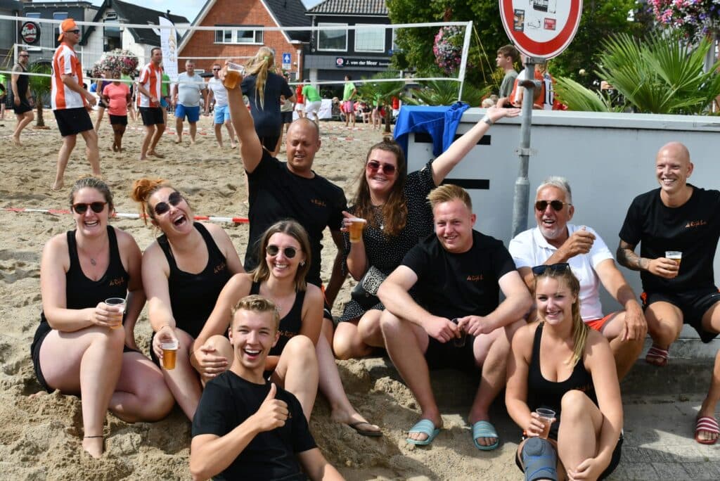 Zand storten op het dorpsplein in 2022